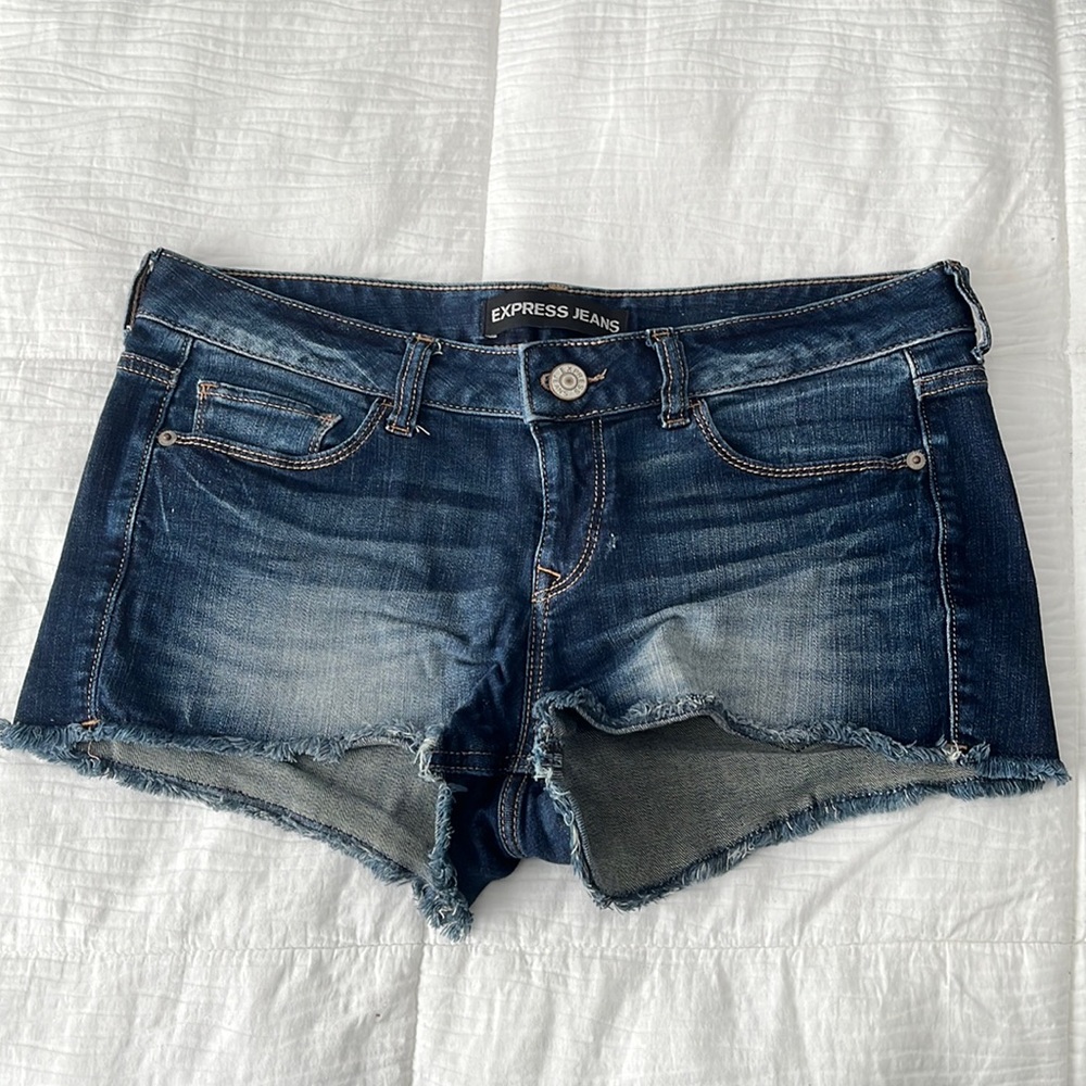 Cute jean shorts from Express